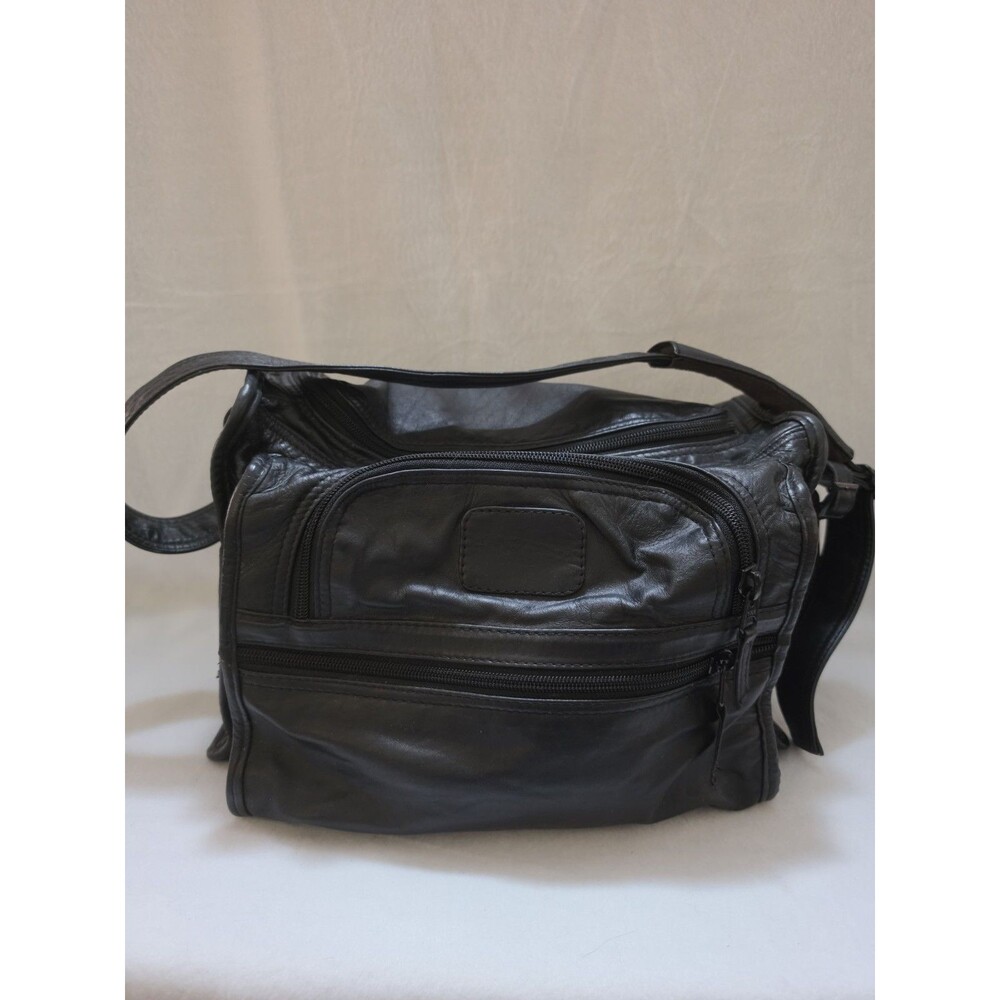 Tumi Black Leather Travel Bag Made in USA Toiletry Camera Utility Case READ
